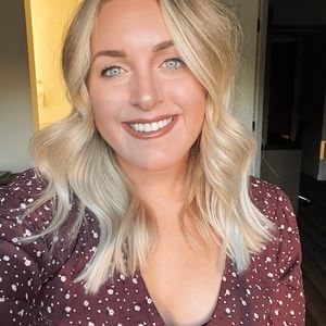 Meet your Posher, Lauren